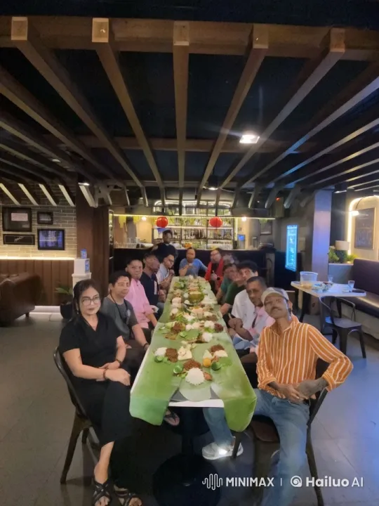 Communal Meal at Cozy Restaurant Captured – AI Generated Video | Hailuo AI