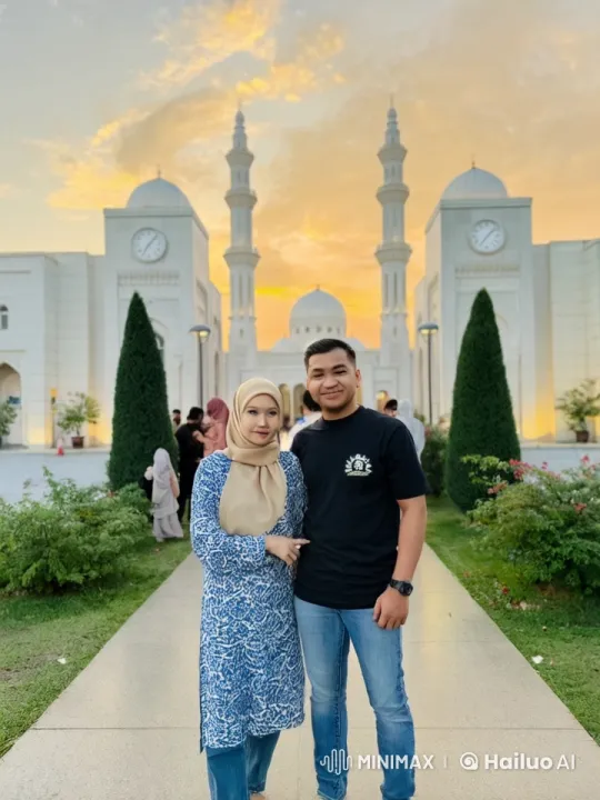 Couple Practices Kungfu in Front of Mosque at Sunset – AI Generated Video | Hailuo AI