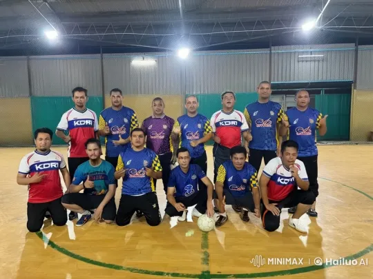Men Displaying Sports Skills and Drama on Indoor Court – AI Generated Video | Hailuo AI
