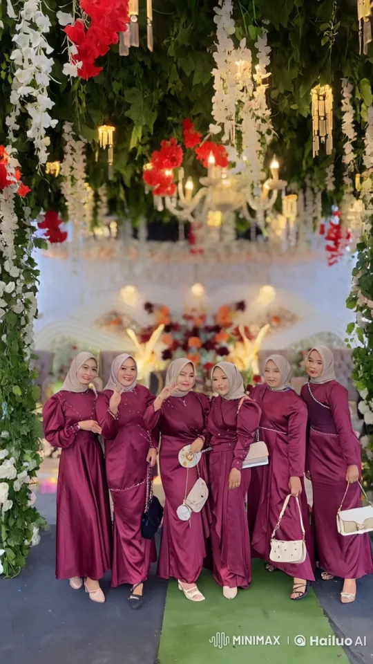 Vibrant Women Perform Energetic Kungfu Under Floral Archway – AI Generated Video | Hailuo AI
