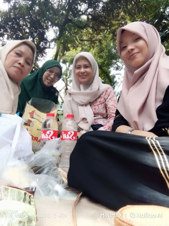 Friends Enjoy Picnic in Shaded Outdoor Serenity – AI Generated Video | Hailuo AI
