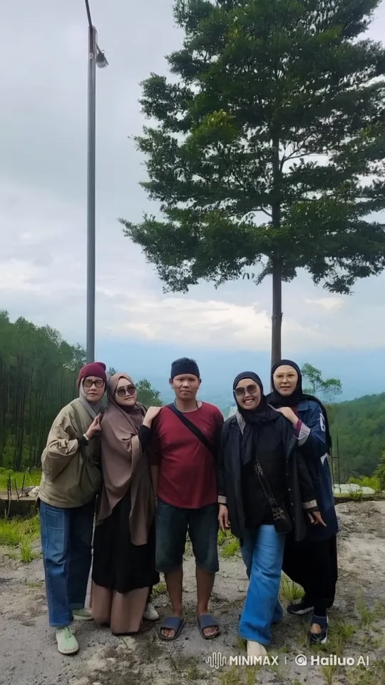 Five Practitioners Demonstrate Chinese Martial Arts in Nature – AI Generated Video | Hailuo AI