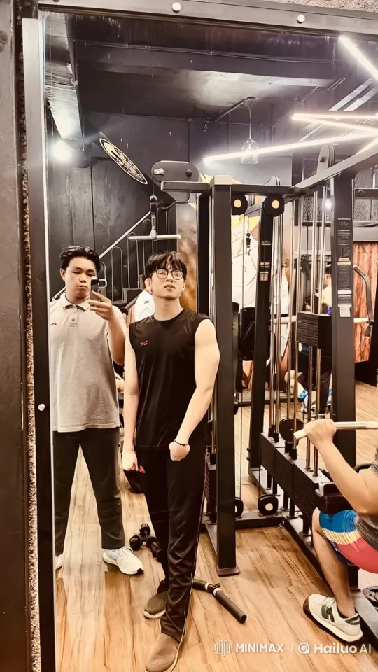 Dynamic Kungfu Display in a Well-Equipped Gym – AI Generated Video | Hailuo AI