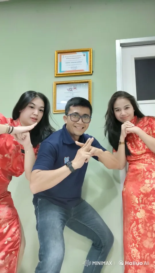 Dynamic Kung Fu Trio Showcases Skills in Green-Walled Room – AI Generated Video | Hailuo AI