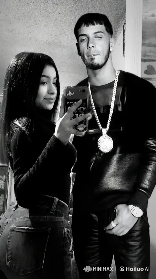 Young Couple Captures Intimate Mirror Selfie – AI Generated Video | Hailuo AI