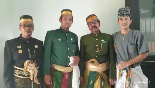 Traditional Attire Kungfu Battle: Agility and Discipline – AI Generated Video | Hailuo AI