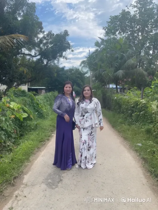 Elegant Women Perform Intense Kung Fu in Rural Setting – AI Generated Video | Hailuo AI