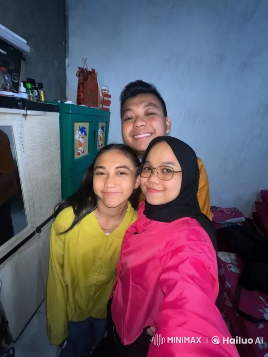 Colorful Attired Trio Practices Kungfu in Small Room – AI Generated Video | Hailuo AI