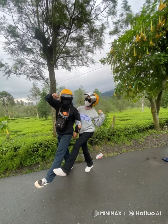 Kungfu Sparring in Tea Garden with Rainy Backdrop – AI Generated Video | Hailuo AI