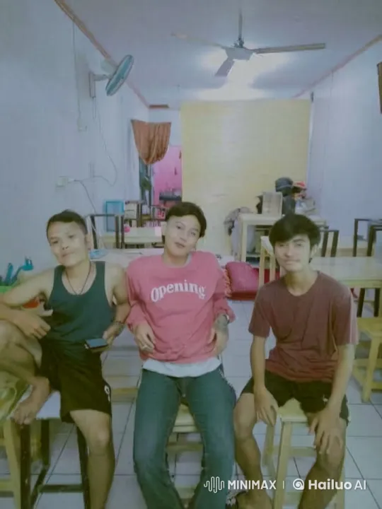 Three Friends Relaxing in a Well-Lit Room – AI Generated Video | Hailuo AI