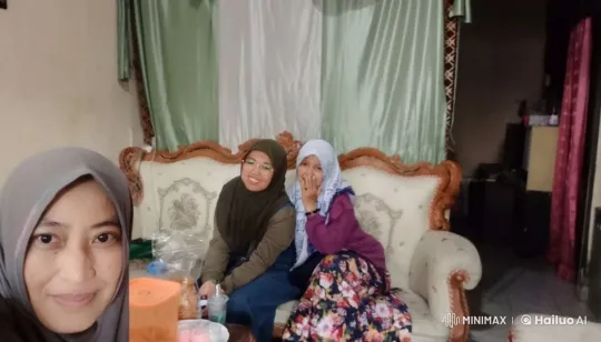 Women Practice Kungfu in Cozy Living Room – AI Generated Video | Hailuo AI
