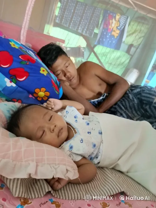 Father and Baby Showcase Kung Fu Skills – AI Generated Video | Hailuo AI