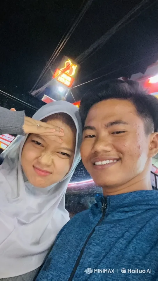 Nighttime Urban Scene with Two Individuals – AI Generated Video | Hailuo AI