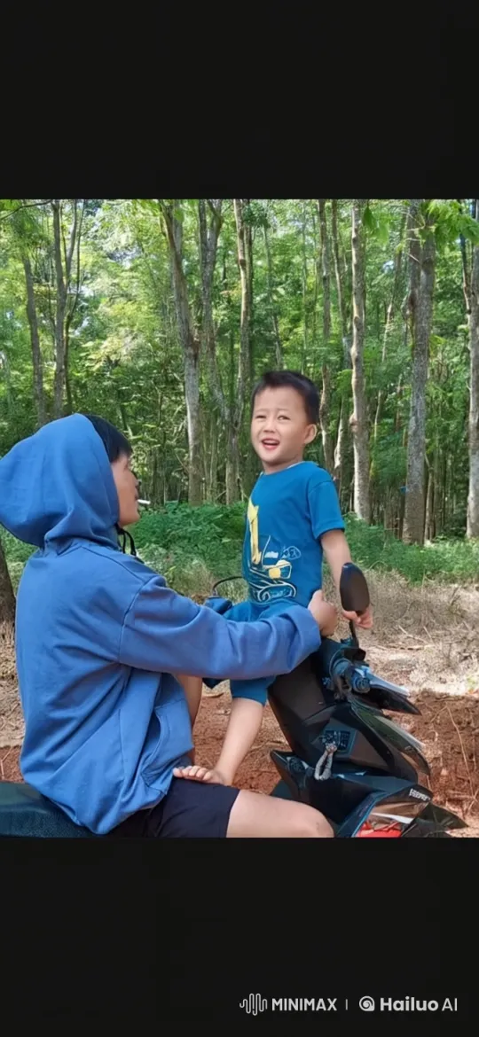 Forest Kung Fu: Agile Sparring Between Boy and Adult – AI Generated Video | Hailuo AI