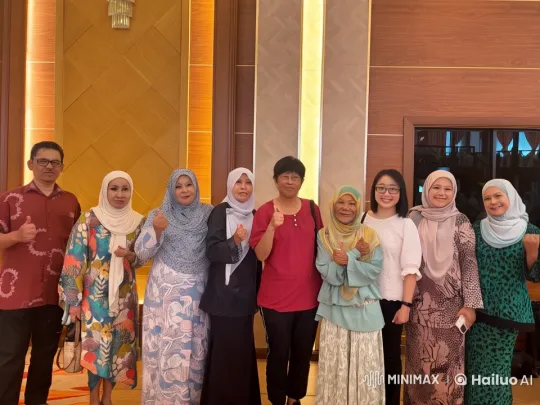Ten Individuals Celebrate in Elegant, Warm Setting – AI Generated Video | Hailuo AI