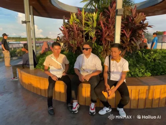 Outdoor Pavilion Kung Fu Battle Amidst Nature – AI Generated Video | Hailuo AI