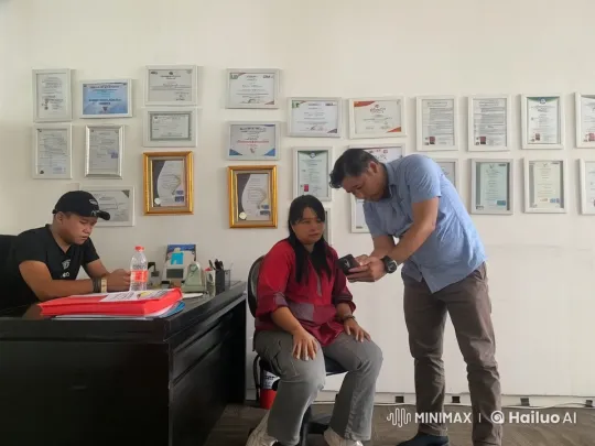 Office Kungfu: Blending Martial Arts with Work Life – AI Generated Video | Hailuo AI