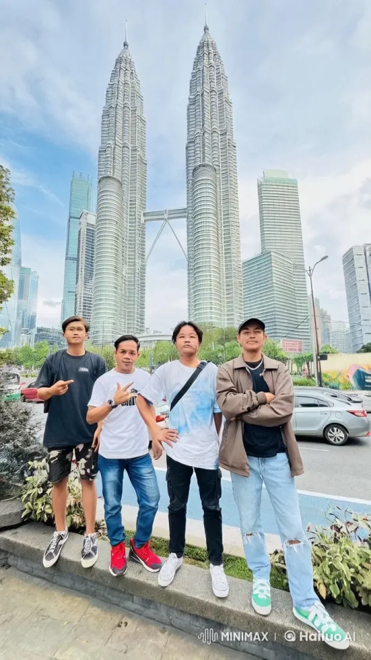 Kungfu Showdown in Front of Petronas Towers – AI Generated Video | Hailuo AI
