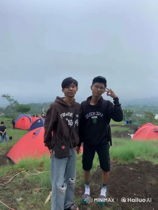 Young Men Engage in Intense Kung Fu Battle at Campsite – AI Generated Video | Hailuo AI