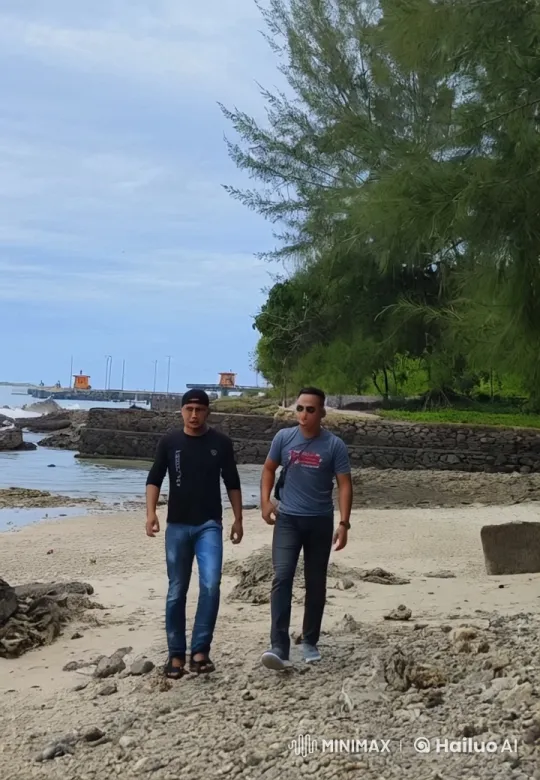 Martial Arts Combat on a Tranquil Beach Setting – AI Generated Video | Hailuo AI