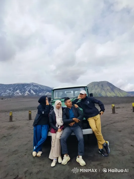 Friends Display Kungfu Skills in Mountainous Landscape – AI Generated Video | Hailuo AI