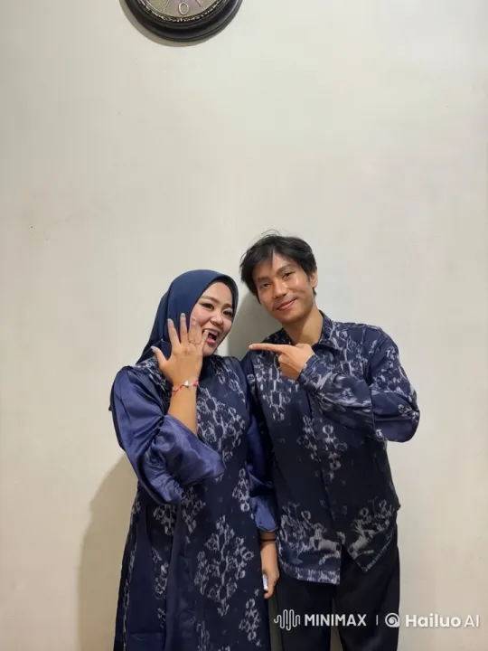 Traditional Blue Attire Pair Perform Dynamic Kungfu Sequence – AI Generated Video | Hailuo AI