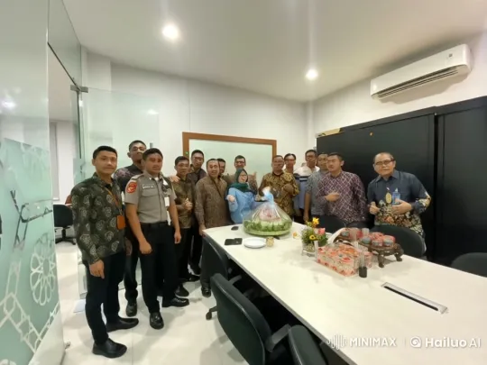 Office Setting Transformed into Kungfu Battleground – AI Generated Video | Hailuo AI
