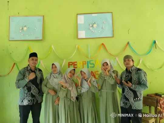 Classroom Kung Fu: Dynamic Practice Amidst Festive Decor – AI Generated Video | Hailuo AI