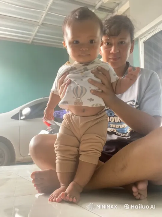Baby Mimics Kung Fu with Adult Support – AI Generated Video | Hailuo AI