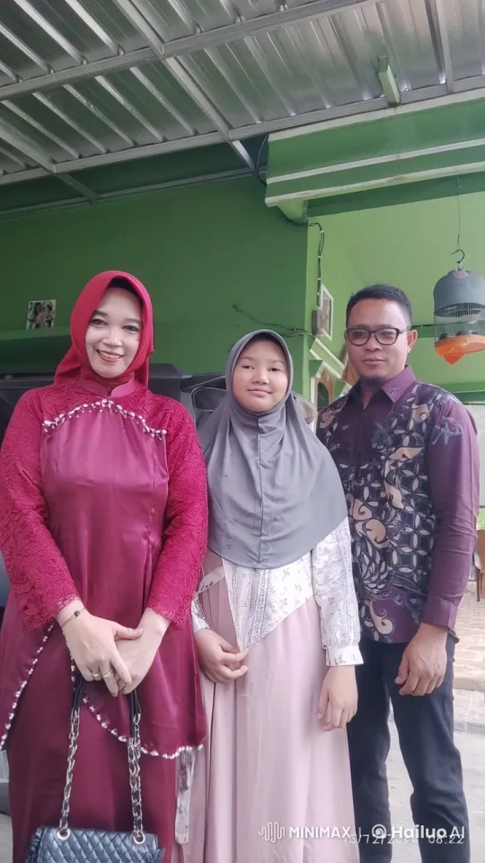 Traditional Attire Showcases Blend of Dance and Martial Arts – AI Generated Video | Hailuo AI
