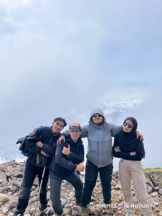 Martial Artist Performs Kungfu Kick on Mountain Peak – AI Generated Video | Hailuo AI