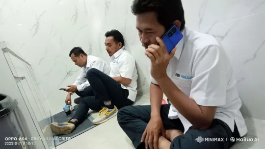 Three Individuals Relaxing, Engaged in Casual Activities – AI Generated Video | Hailuo AI