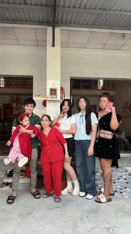 Domestic Kung Fu Display by Six Practitioners – AI Generated Video | Hailuo AI