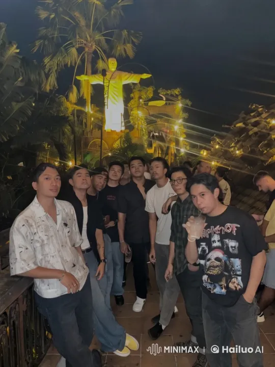 Young Men Display Impressive Kung Fu Skills at Night – AI Generated Video | Hailuo AI