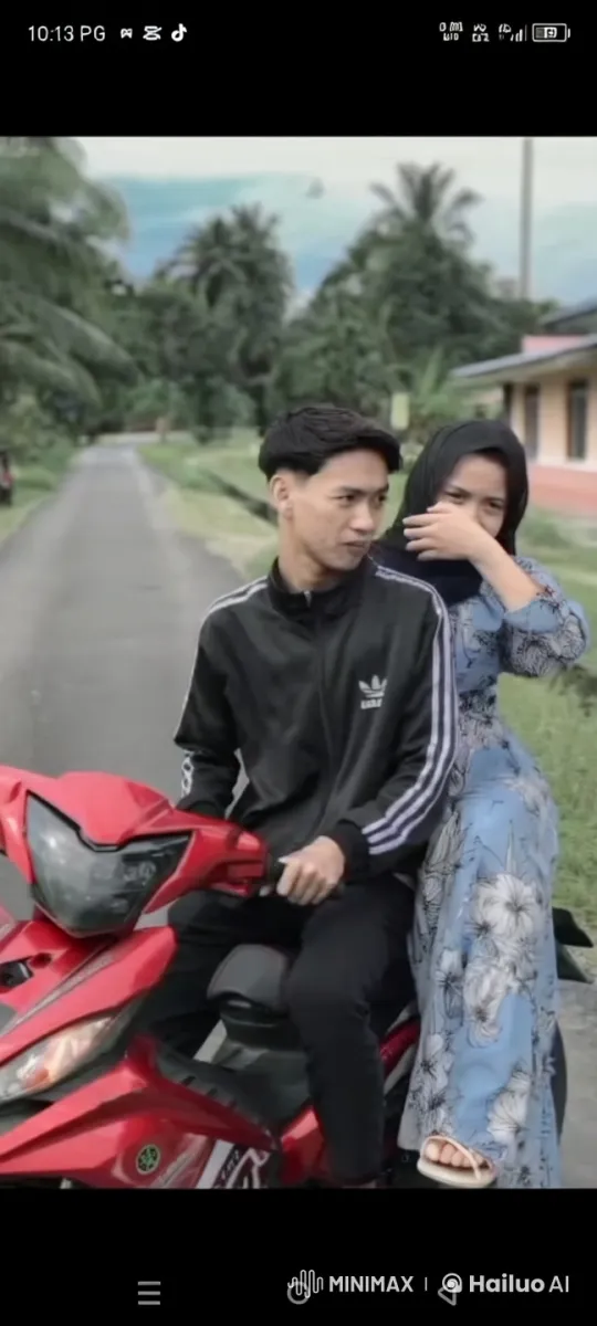Couple Engages in Dramatic Kungfu Fight on Red Bike – AI Generated Video | Hailuo AI