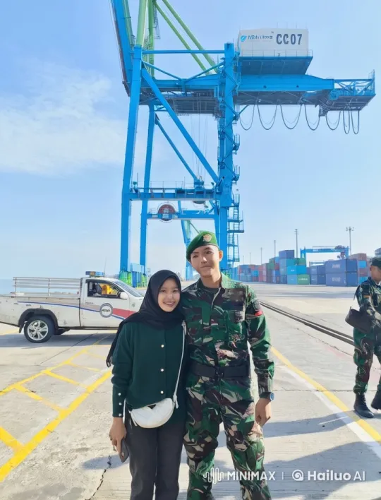 Martial Arts Training at Bustling Port – AI Generated Video | Hailuo AI