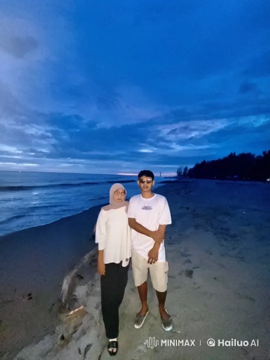 Twilight Beach Kung Fu Display Amid Serenity – AI Generated Video | Hailuo AI