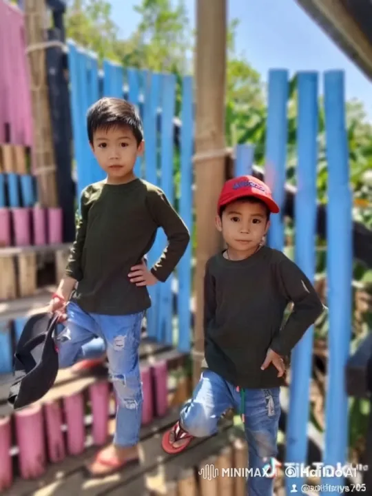 Boys Practice Kung Fu on Wooden Platform – AI Generated Video | Hailuo AI