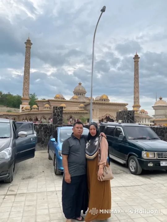 Couple Practicing Kungfu in Front of Ornate Mosque – AI Generated Video | Hailuo AI