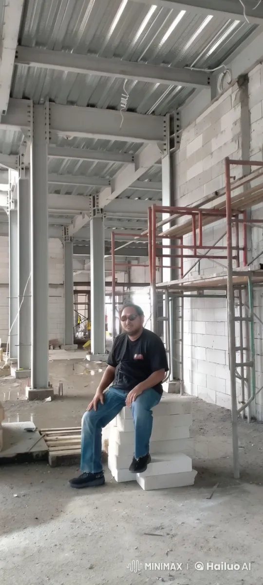 Construction Worker Practicing Drunken Master Kung Fu – AI Generated Video | Hailuo AI