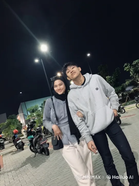 Night: Dynamic Kungfu Fight in Parking Area – AI Generated Video | Hailuo AI