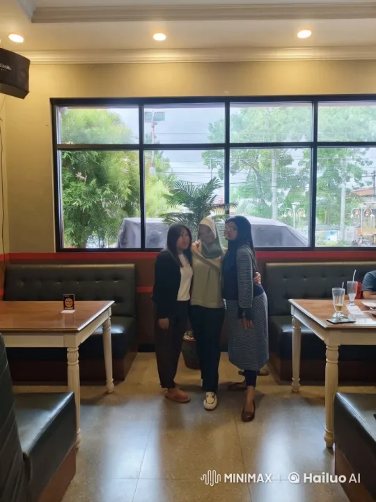 Women Perform Kung Fu in Serene Cafe Setting – AI Generated Video | Hailuo AI