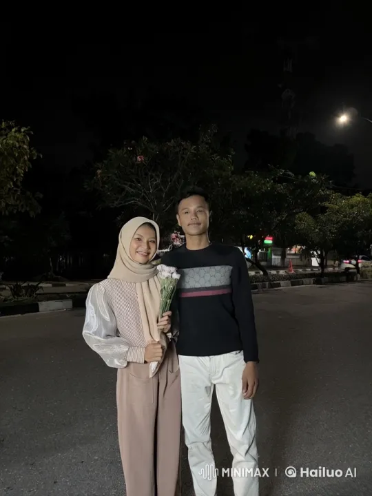 Nighttime Kung Fu Display by Couple in Modest Attire – AI Generated Video | Hailuo AI