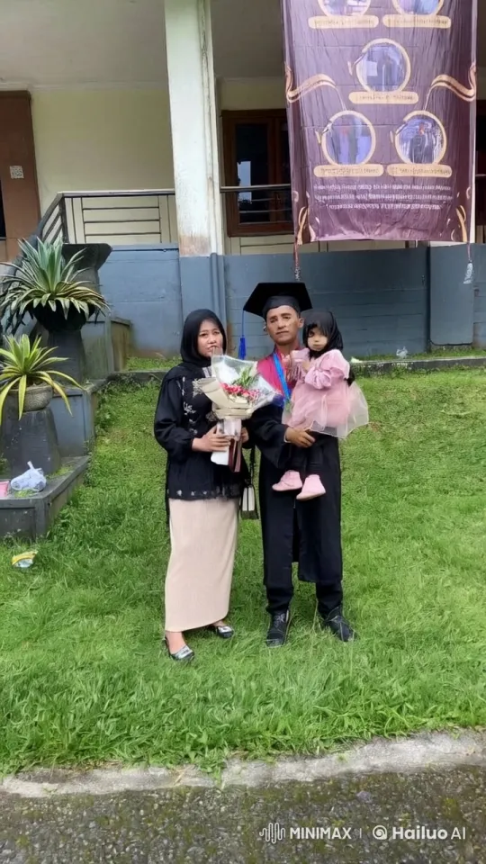 Family Watches Grad Perform Impressive Kung Fu – AI Generated Video | Hailuo AI