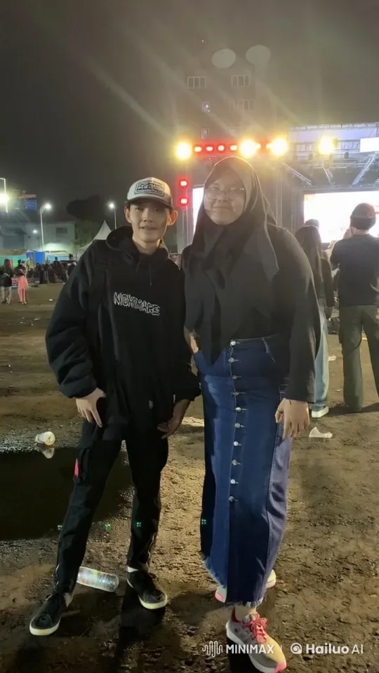 Nighttime Kung Fu Display at Outdoor Event – AI Generated Video | Hailuo AI
