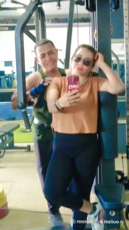 Friendly Sparring Session in a Gym Setting – AI Generated Video | Hailuo AI
