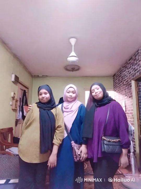Three Women in Colorful Attire Practice Kung Fu Poses Together – AI Generated Video | Hailuo AI