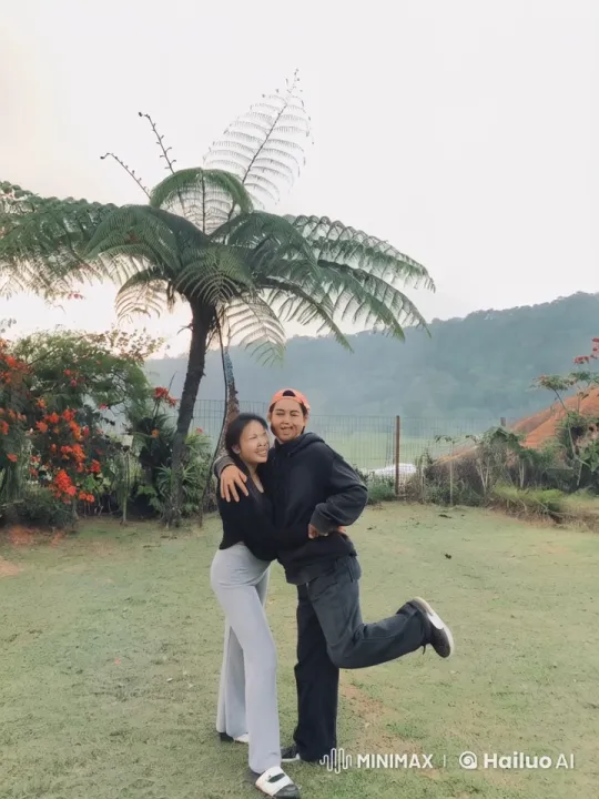 Couple's Playful Kung Fu Fight in Lush Garden – AI Generated Video | Hailuo AI