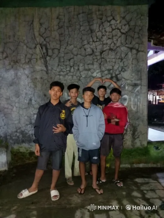 Five friends enjoying a casual kungfu sparring session. – AI Generated Video | Hailuo AI