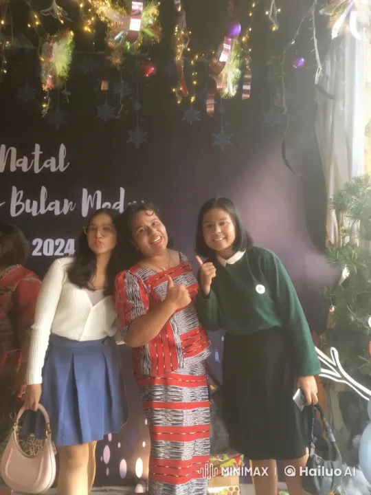 Festive Kung Fu Performance by Three Young Women – AI Generated Video | Hailuo AI